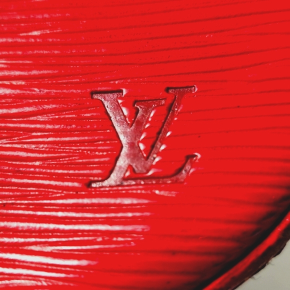 Louis Vuitton Epi Saint Cloud GM Red Crossbody Shoulder Bag Authentic - Picture 4 of 16